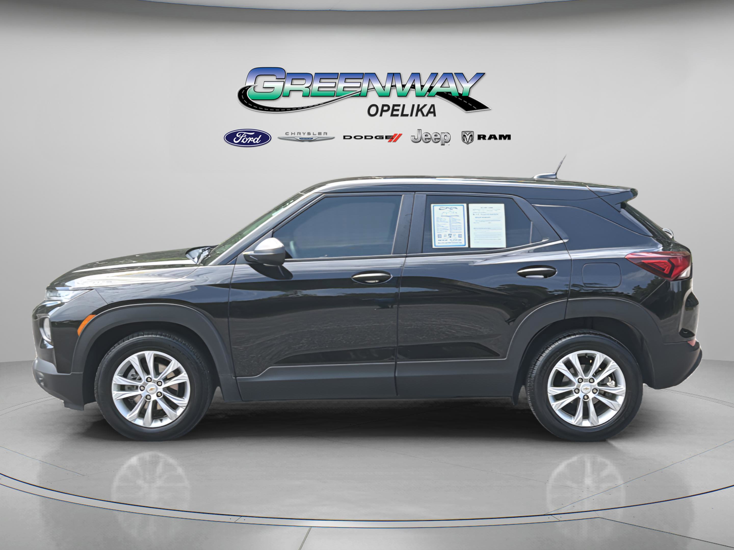 Used 2023 Chevrolet TrailBlazer LS FWD image 3