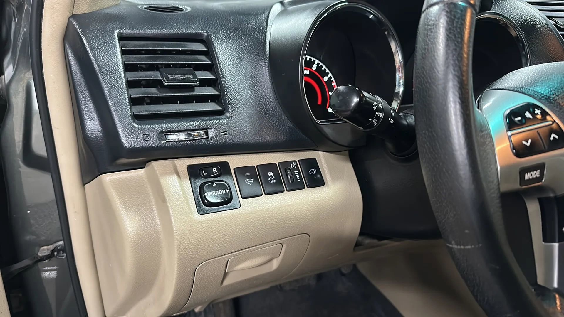 Used 2013 Toyota Highlander Limited image 30