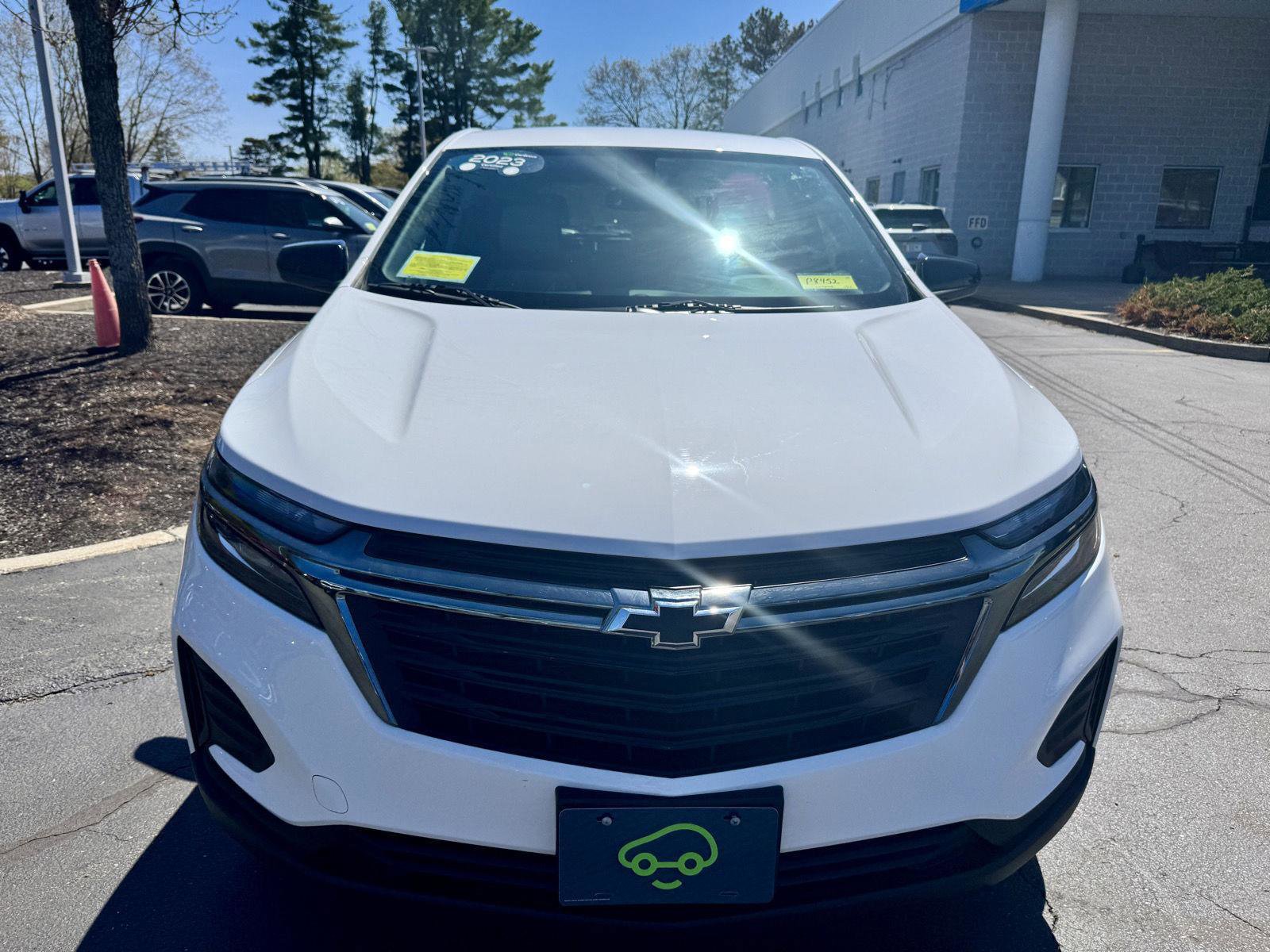 Certified 2023 Chevrolet Equinox LS w/ LS Convenience Package AWD/4WD image 2