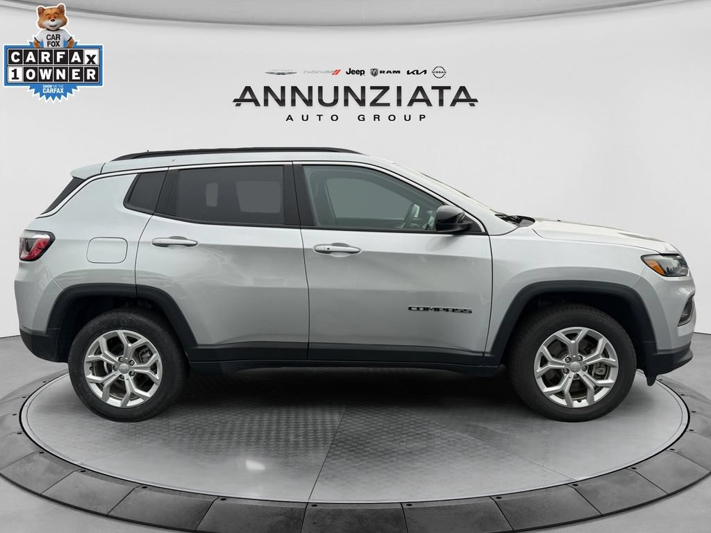 Used 2024 Jeep Compass Latitude AWD/4WD image 6