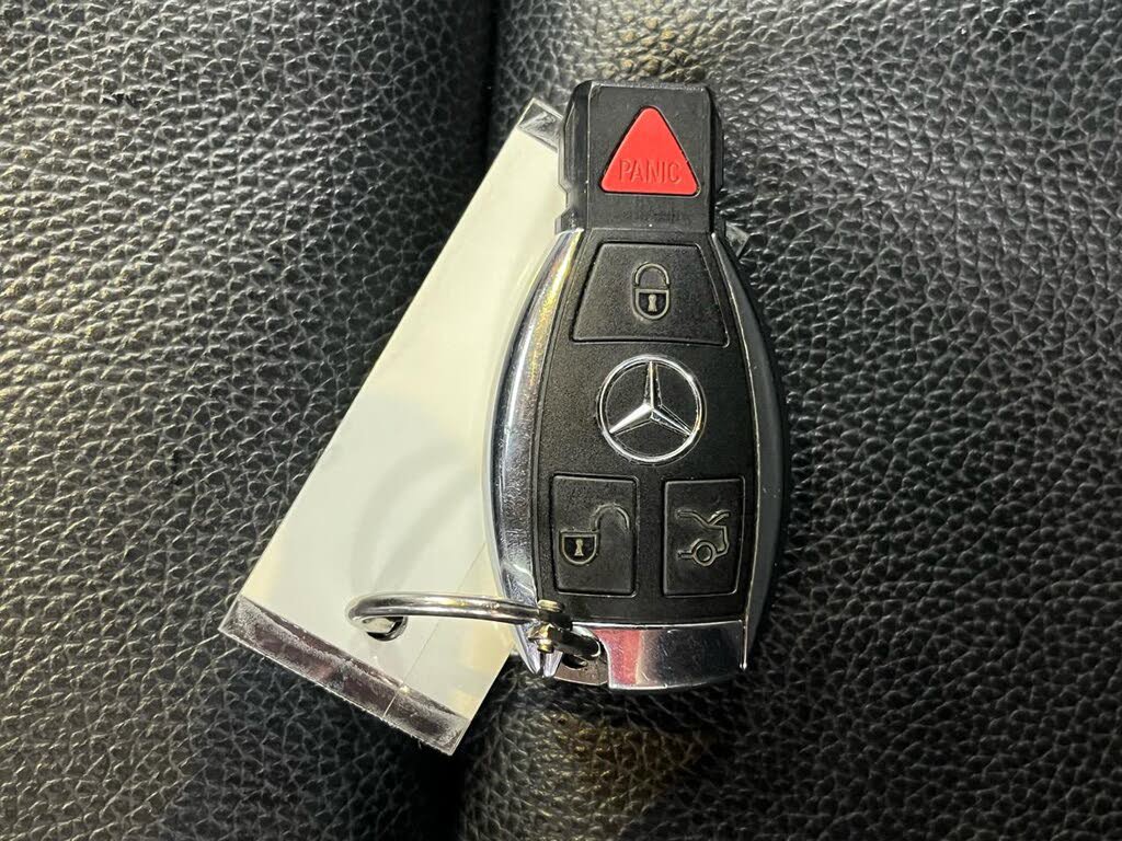 Used 2015 Mercedes-Benz SLK 250 w/ Premium Package image 39