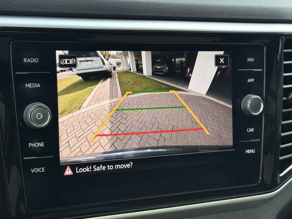 Used 2022 Volkswagen Atlas Cross Sport SEL R-Line image 25