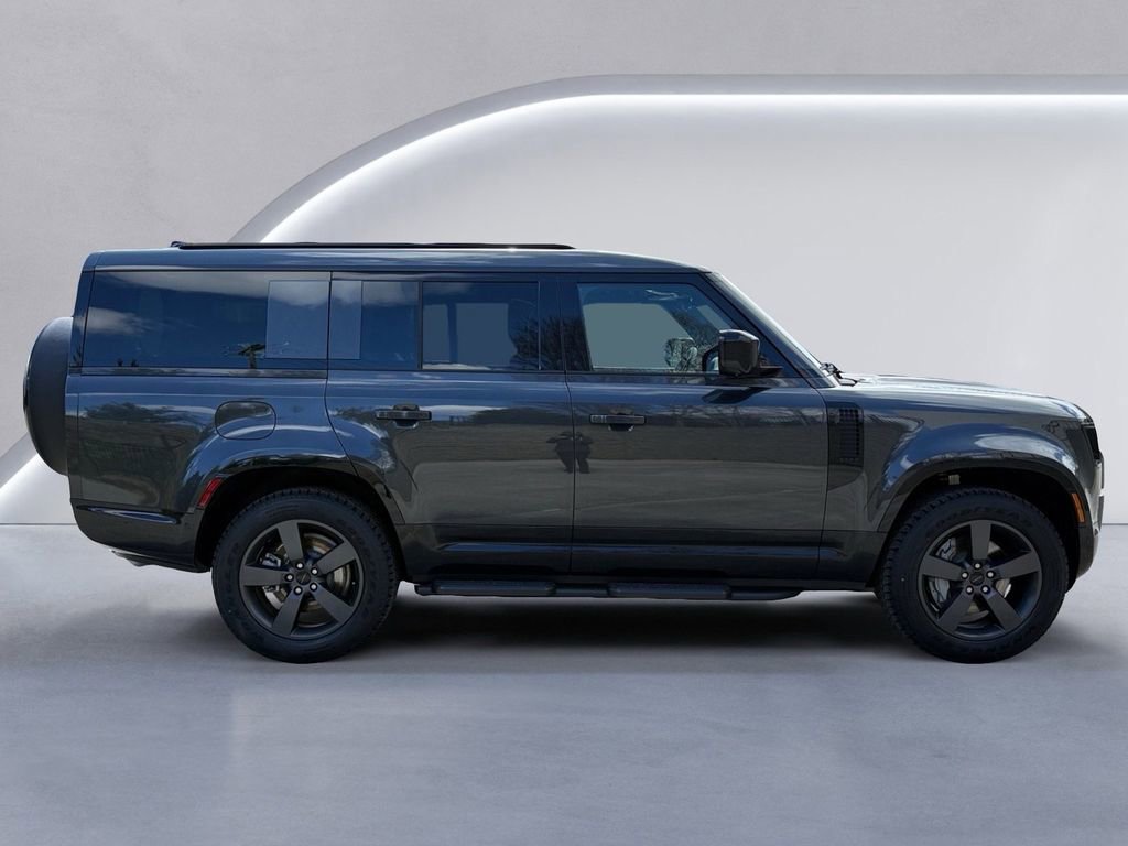 New 2026 Land Rover Defender 130 X-Dynamic SE image 6