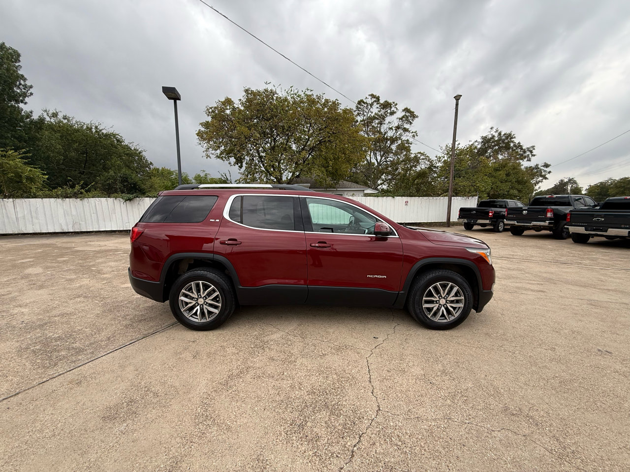 Used 2017 GMC Acadia SLE image 6