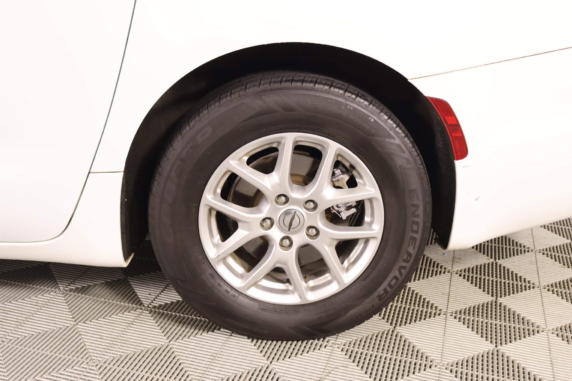 Used 2023 Chrysler Pacifica Touring-L FWD image 19