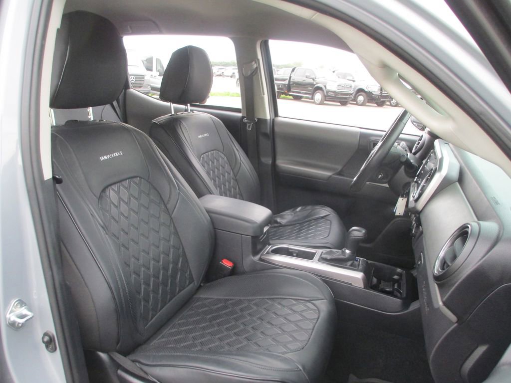 Used 2021 Toyota Tacoma SR5 image 21