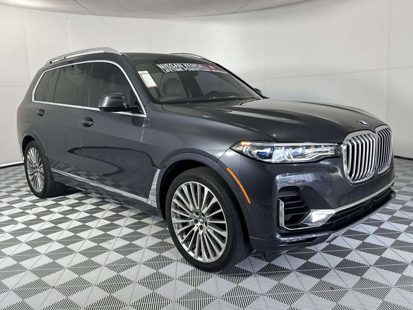 Used 2019 BMW X7 xDrive50i w/ Executive Package AWD/4WD image 2