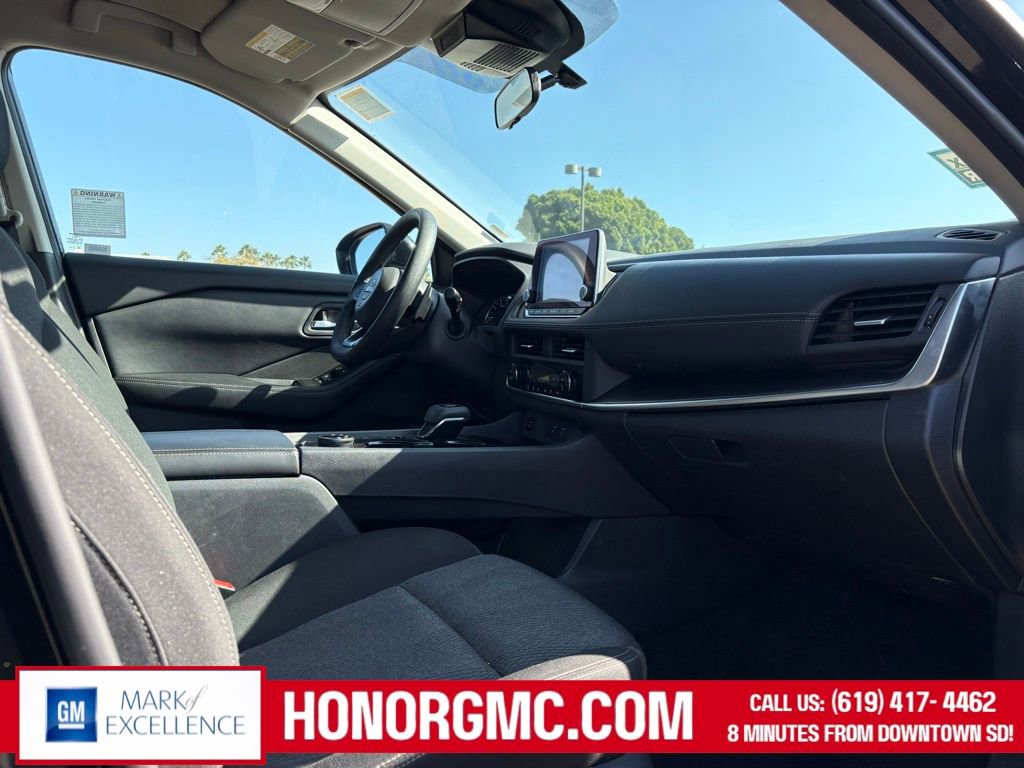 Used 2024 Nissan Rogue SV image 22