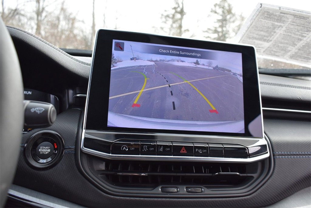 Used 2025 Jeep Compass Limited w/ High Altitude Package image 23