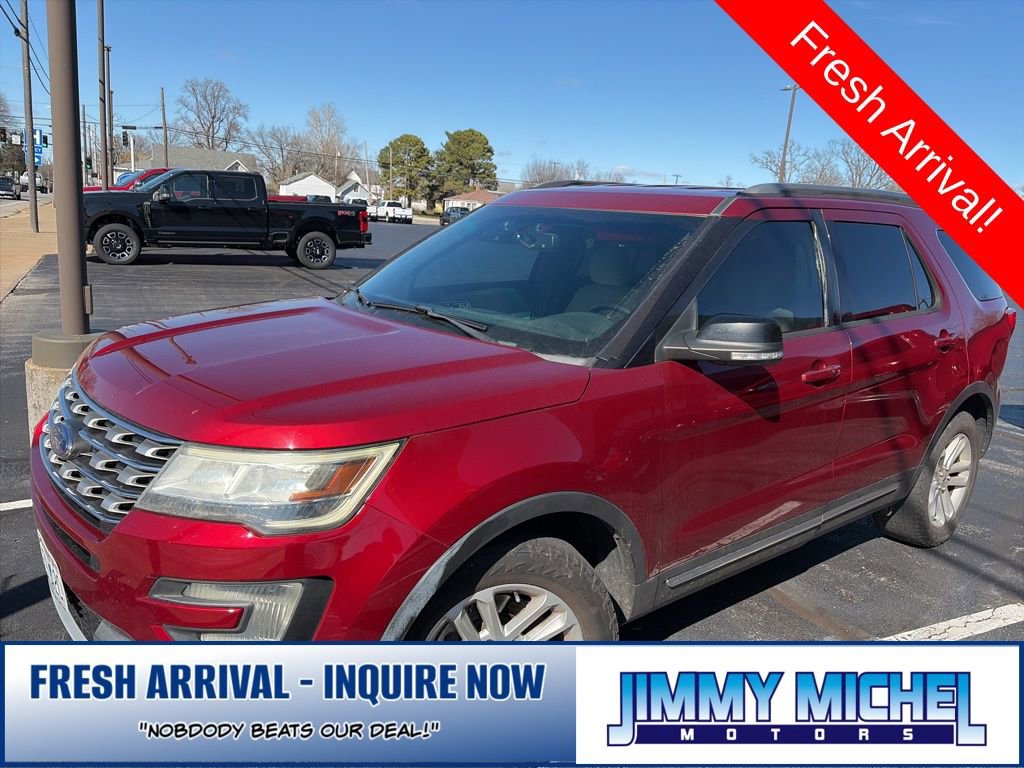 Used 2016 Ford Explorer XLT w/ Equipment Group 201A image 2