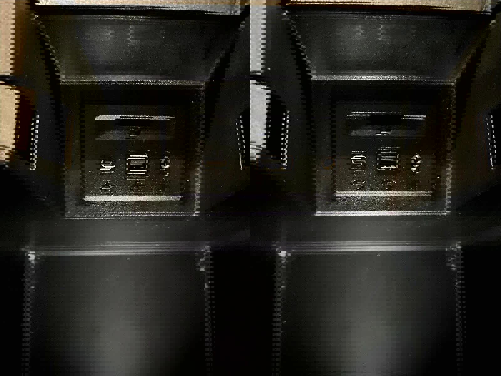 Used 2020 Chevrolet Silverado 1500 LT Trail Boss AWD/4WD image 27