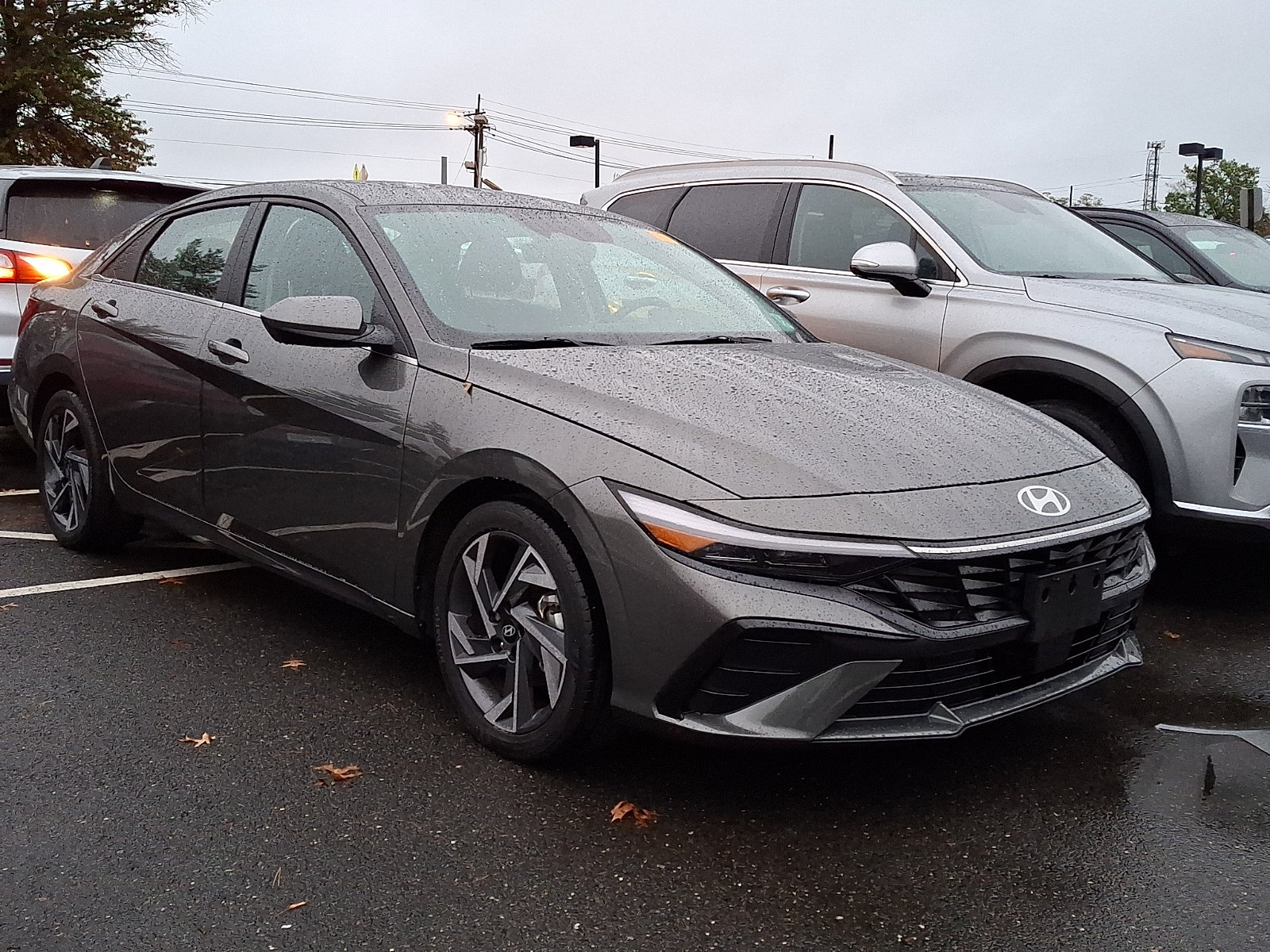 Used 2024 Hyundai Elantra SEL w/ Convenience Package FWD image 2