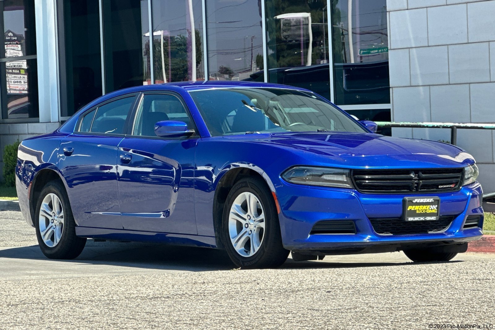 Used 2019 Dodge Charger SXT RWD image 1