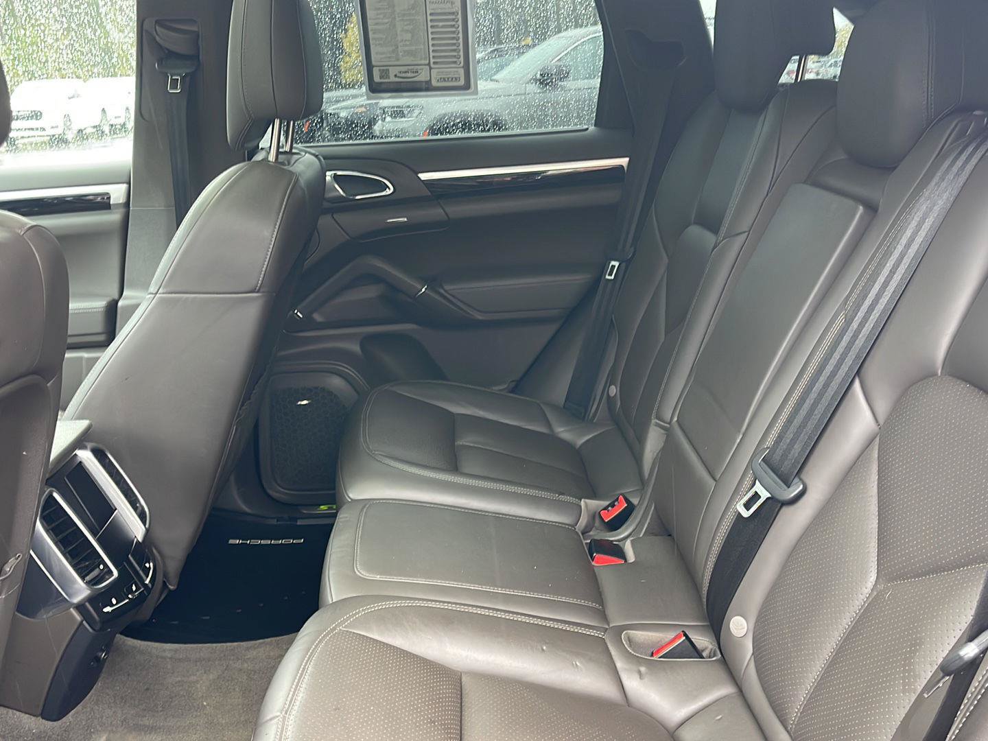 Used 2018 Porsche Cayenne S Platinum AWD/4WD image 36
