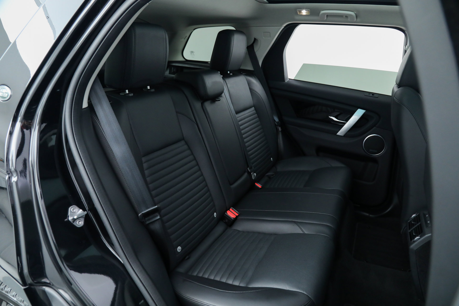 Used 2024 Land Rover Discovery Sport S image 20