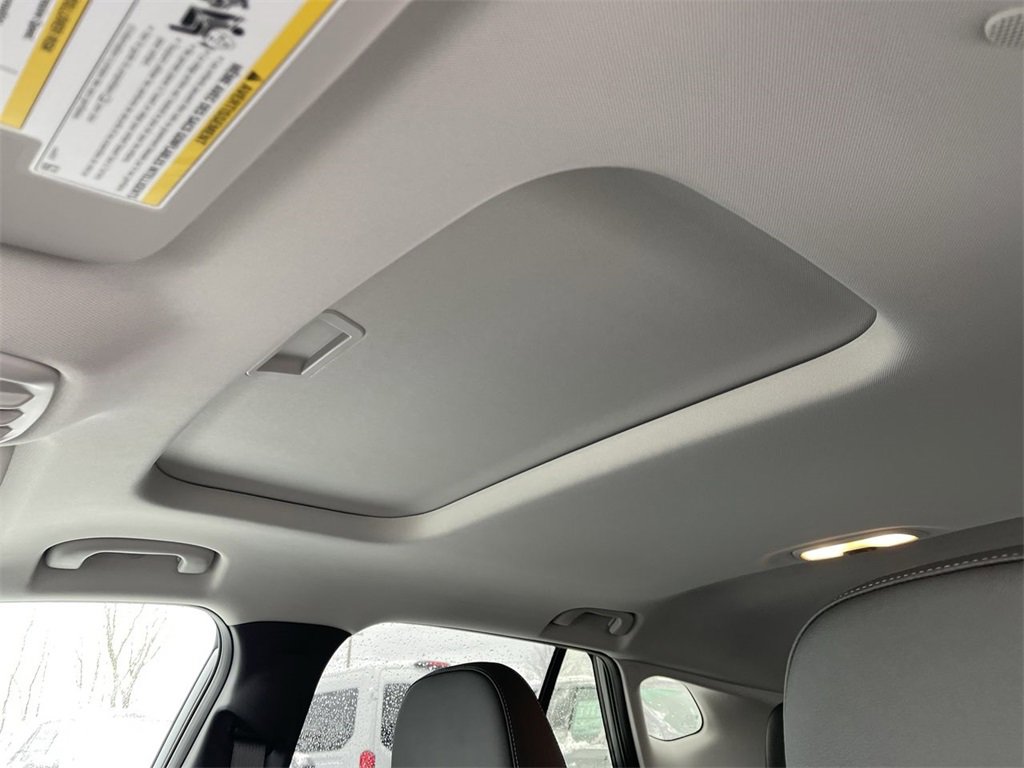 New 2026 Chevrolet Trax LT w/ Sunroof Package image 21