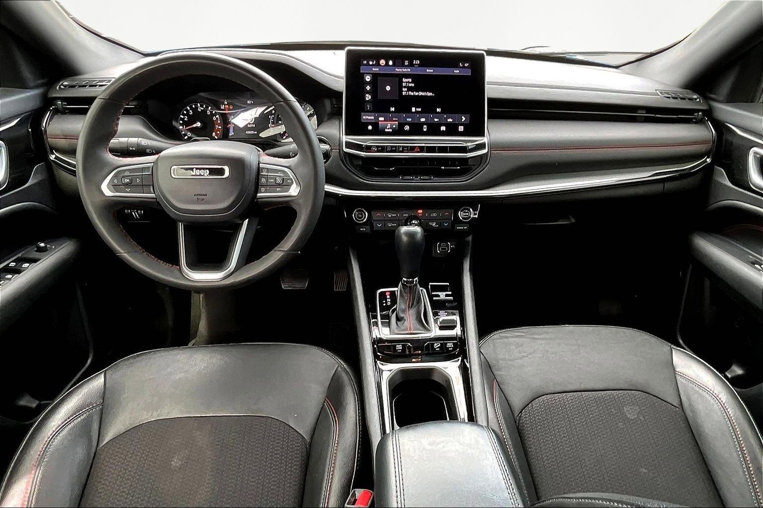 Used 2023 Jeep Compass Trailhawk w/ Trailhawk Convenience Group AWD/4WD image 7