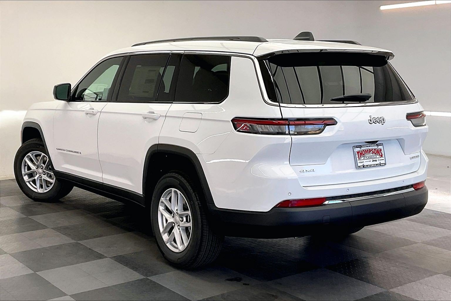 New 2026 Jeep Grand Cherokee L 4WD image 2