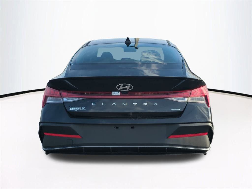 New 2026 Hyundai Elantra Sport image 6