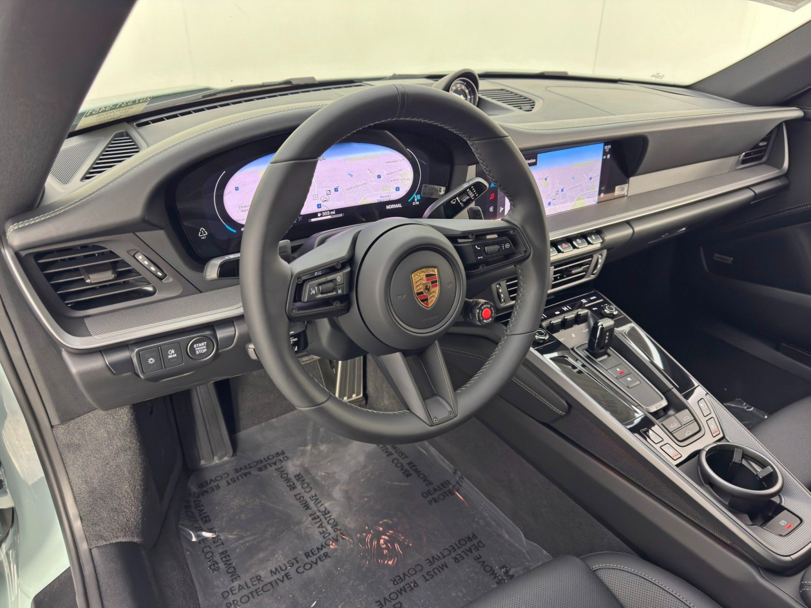 Used 2025 Porsche 911 Carrera RWD image 13