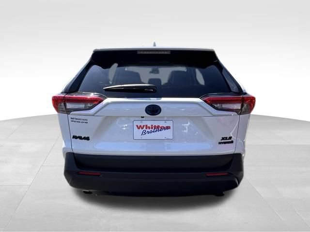Used 2023 Toyota RAV4 XLE Premium AWD/4WD image 6