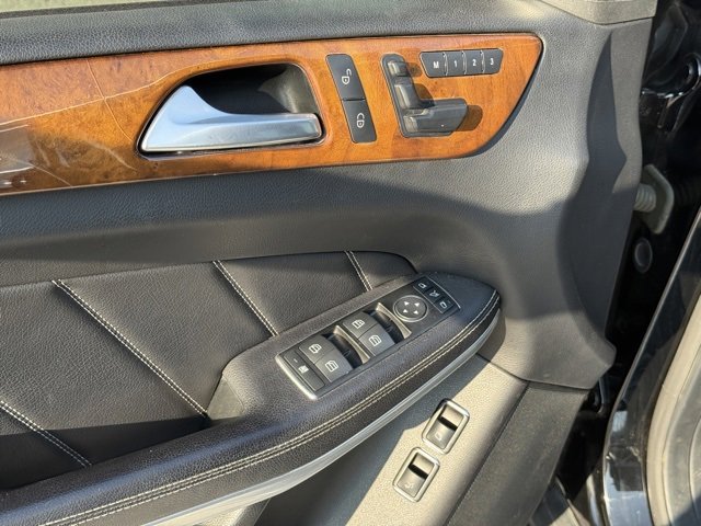 Used 2013 Mercedes-Benz GL 550 4MATIC image 11