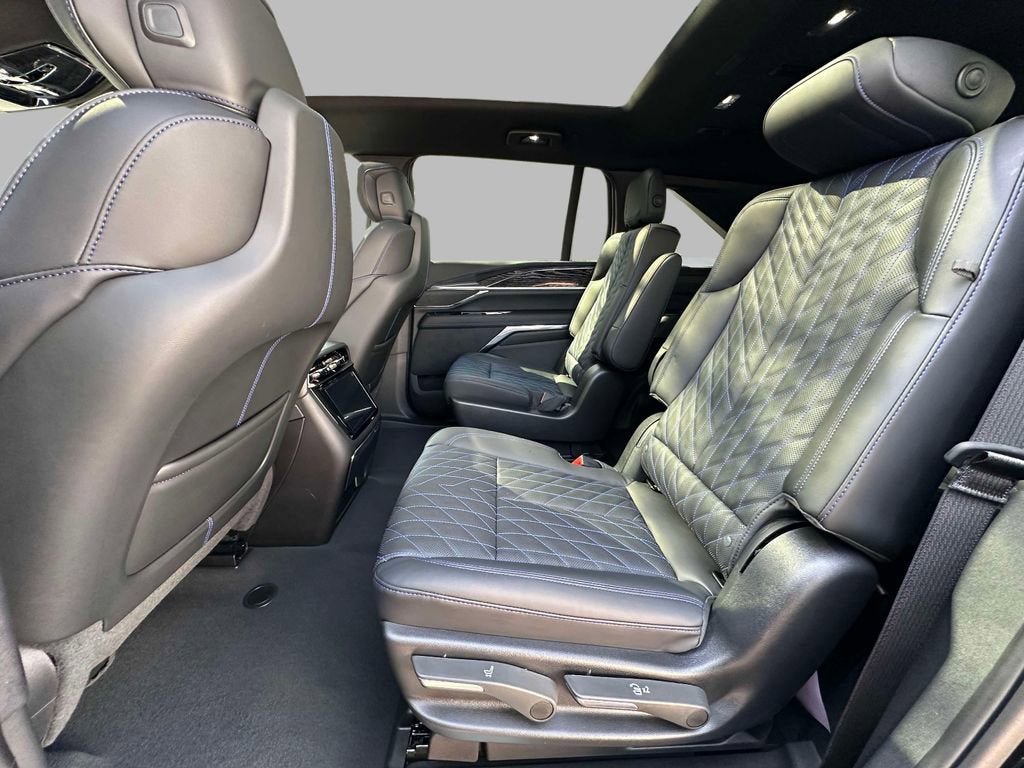 New 2025 Cadillac Escalade IQ Luxury 1 AWD/4WD image 13