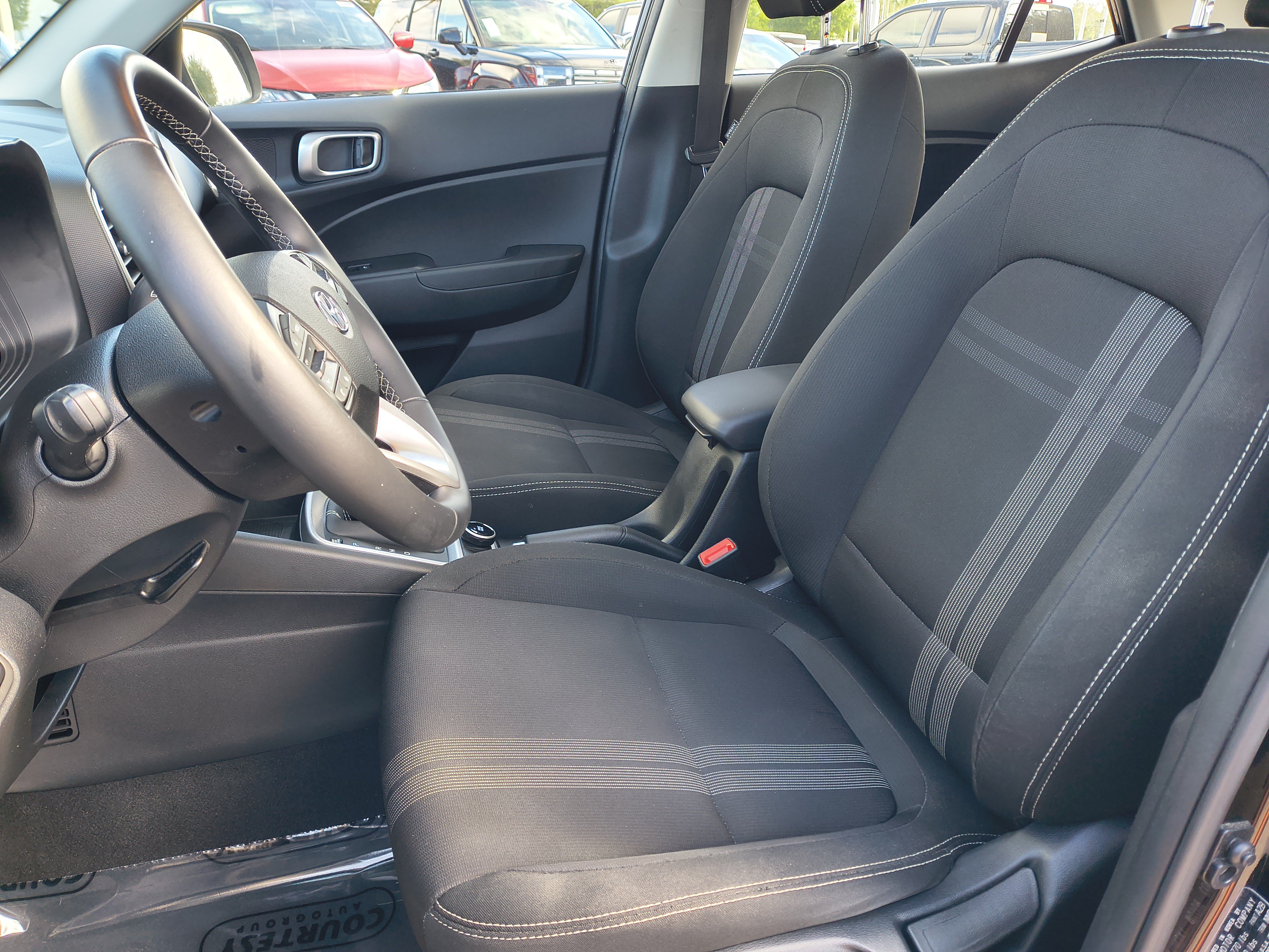 Used 2024 Hyundai Venue SEL FWD image 19