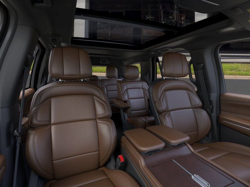 New 2026 Lincoln Navigator Reserve AWD/4WD image 10
