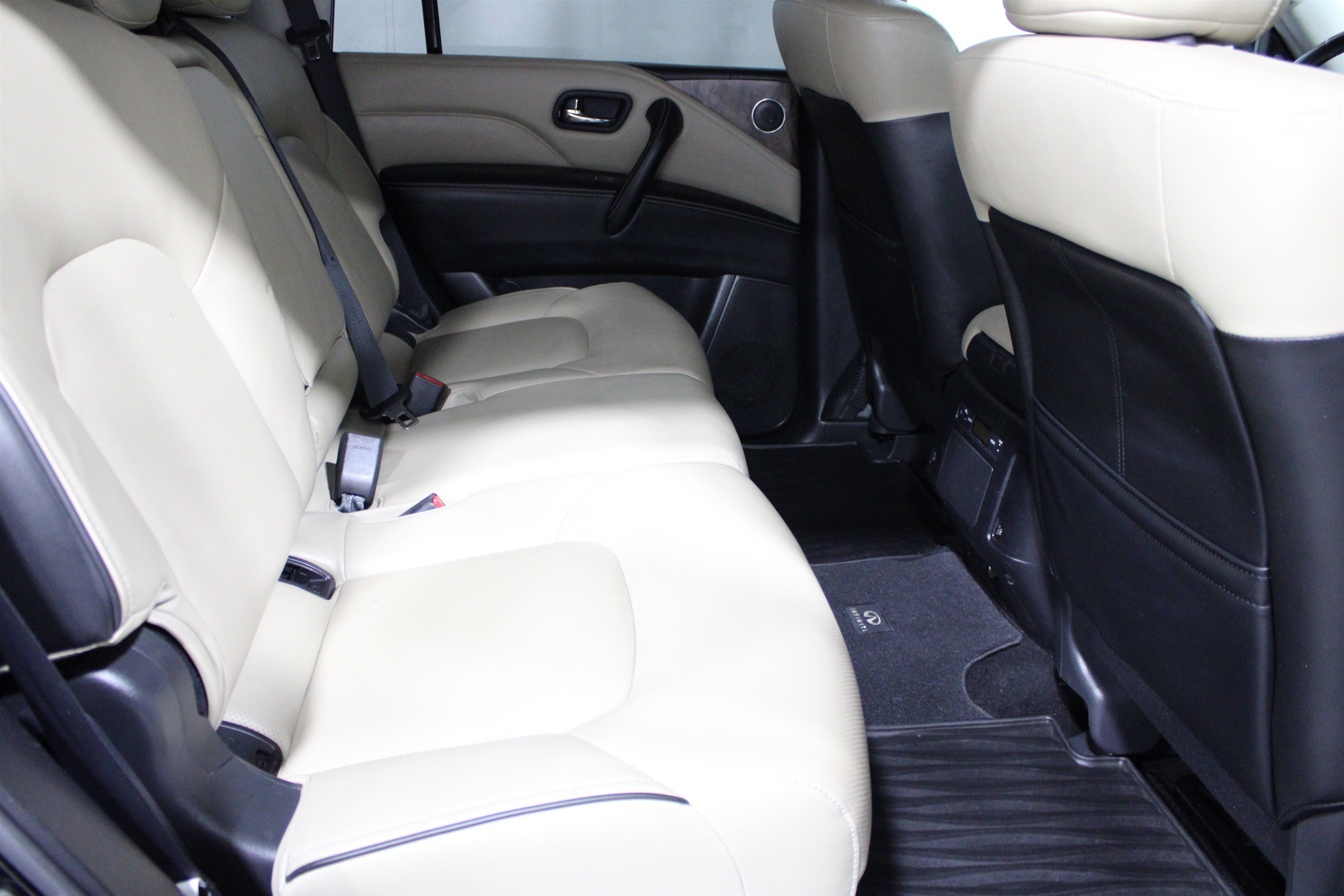 Used 2022 INFINITI QX80 Premium Select w/ All-Season Package RWD image 30