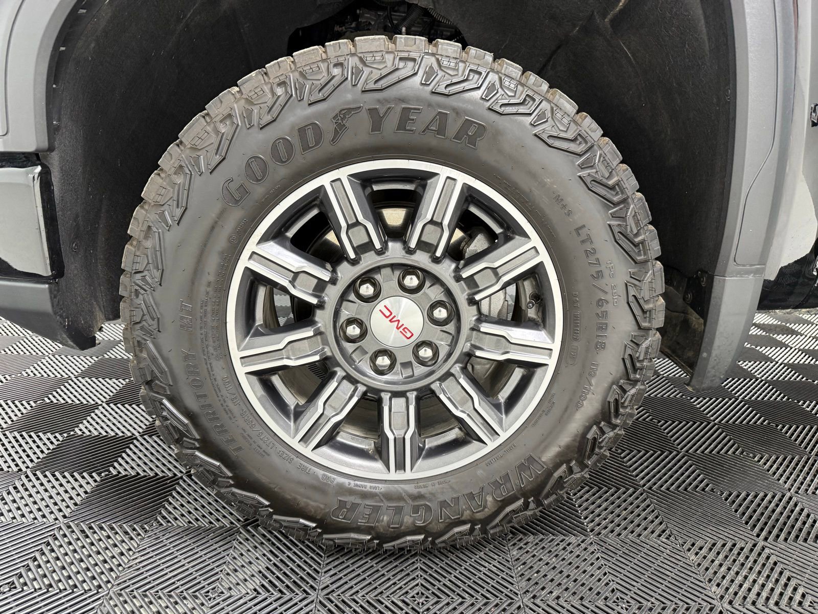 Used 2025 GMC Sierra 1500 AT4 image 10