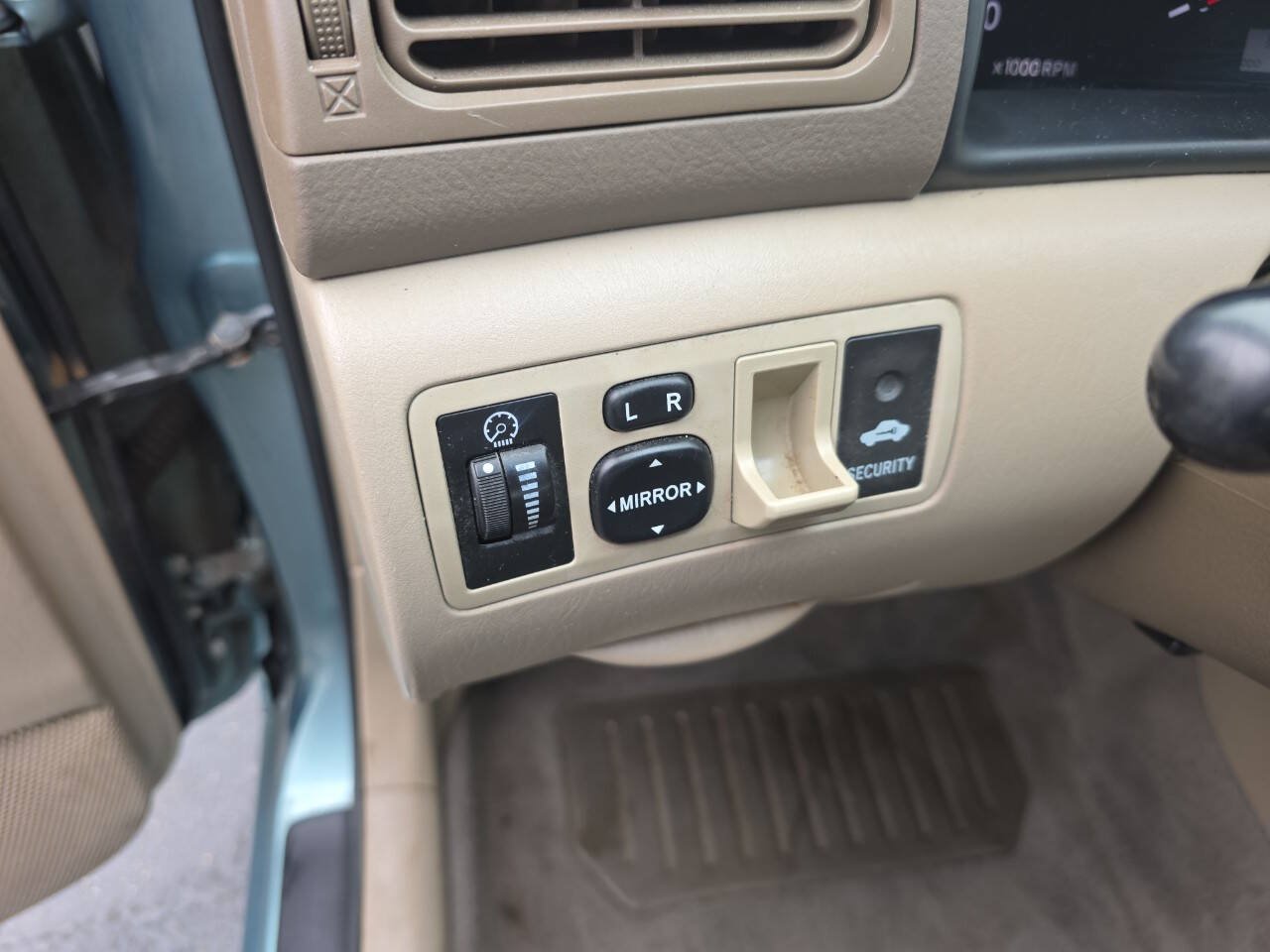 Used 2007 Toyota Corolla LE w/ Audio Value Pkg FWD image 10