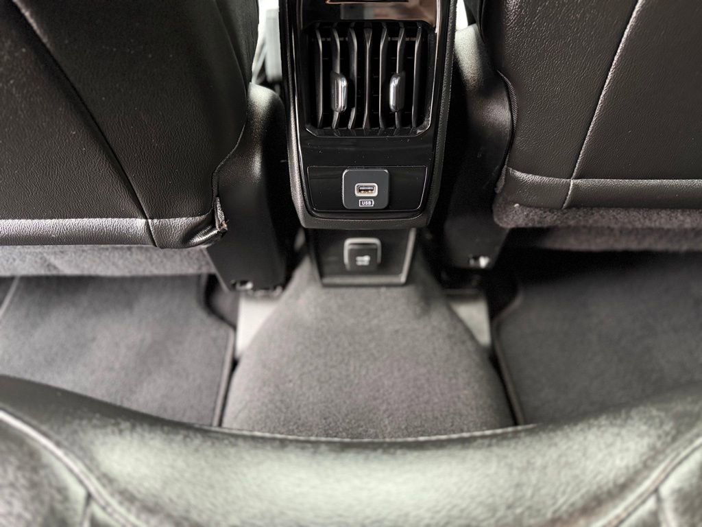 Used 2024 Jeep Compass Latitude image 9