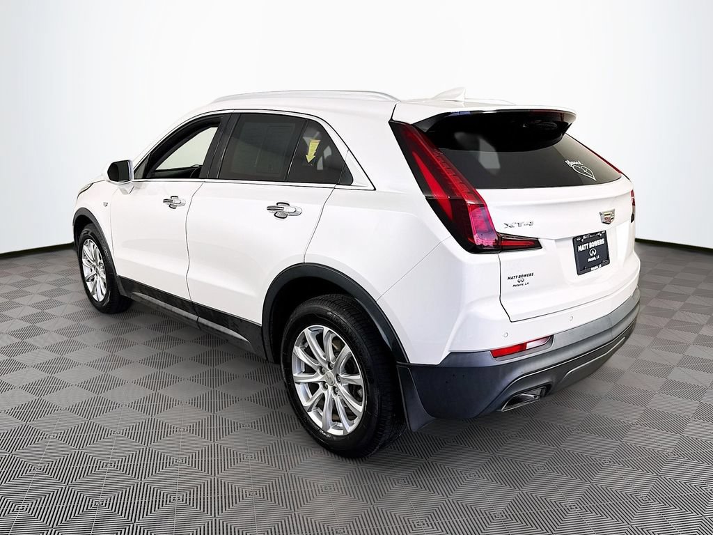 Used 2019 Cadillac XT4 Luxury w/ Cold Weather Package FWD image 7