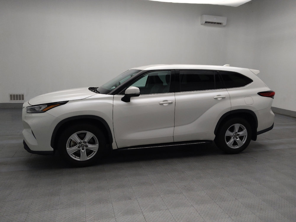 Used 2020 Toyota Highlander L image 2