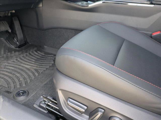 New 2025 Toyota Prius Plug-In Hybrid image 4