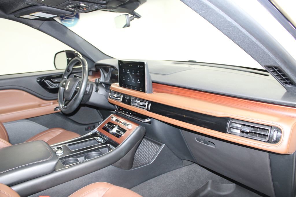 Used 2023 Lincoln Aviator Reserve w/ Equipment Group 201A image 31