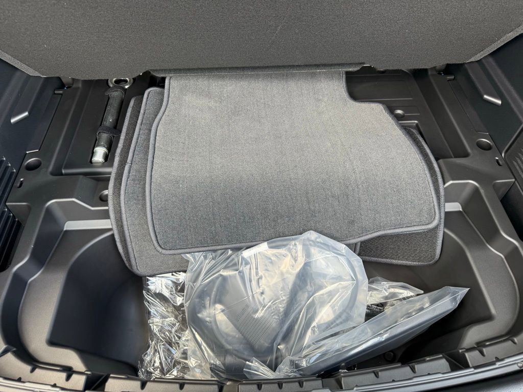 New 2025 Chevrolet Equinox EV RS image 27