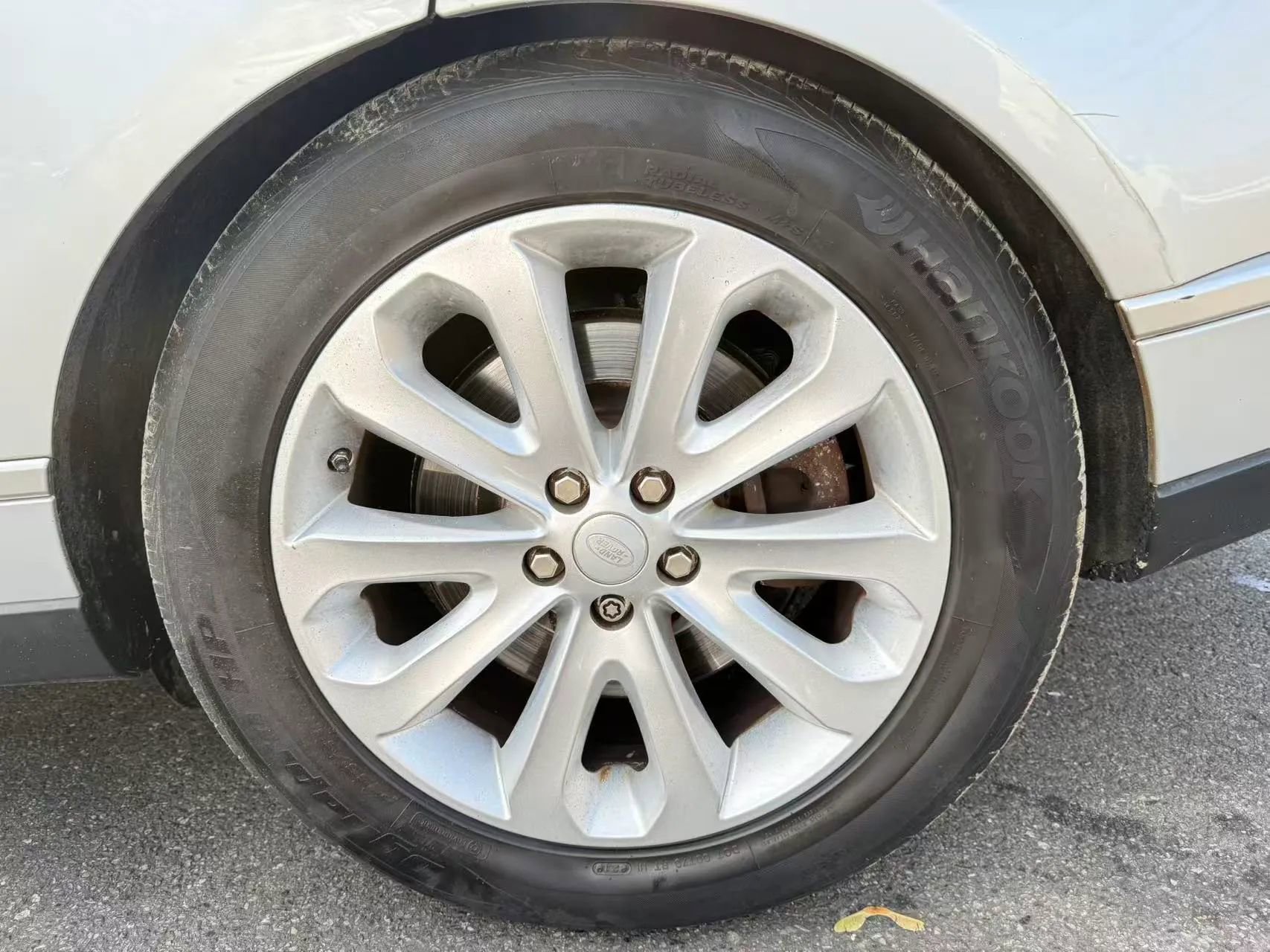 Used 2016 Land Rover Range Rover HSE image 29