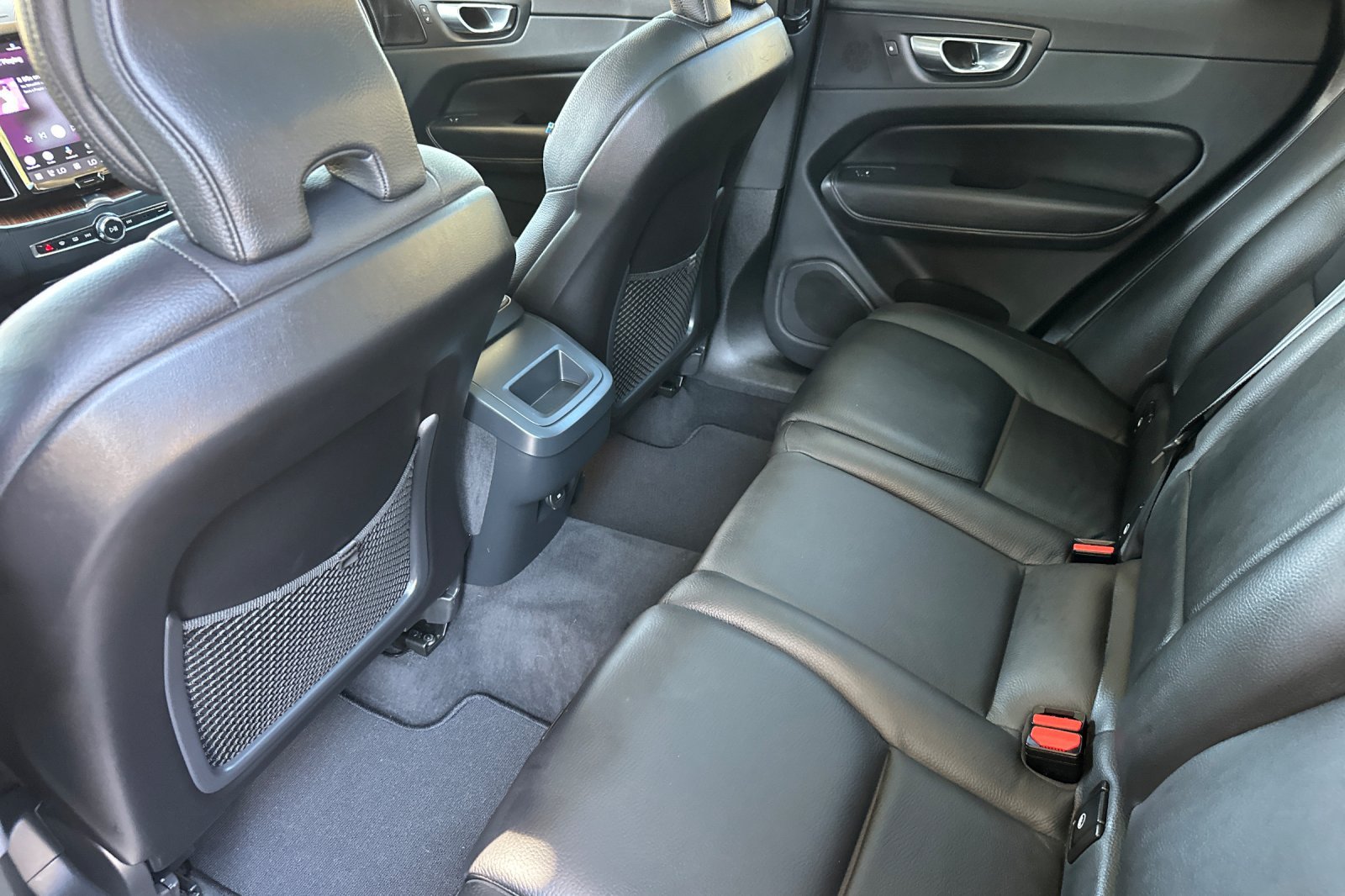 Certified 2023 Volvo XC60 B5 Plus w/ Climate Package FWD image 13