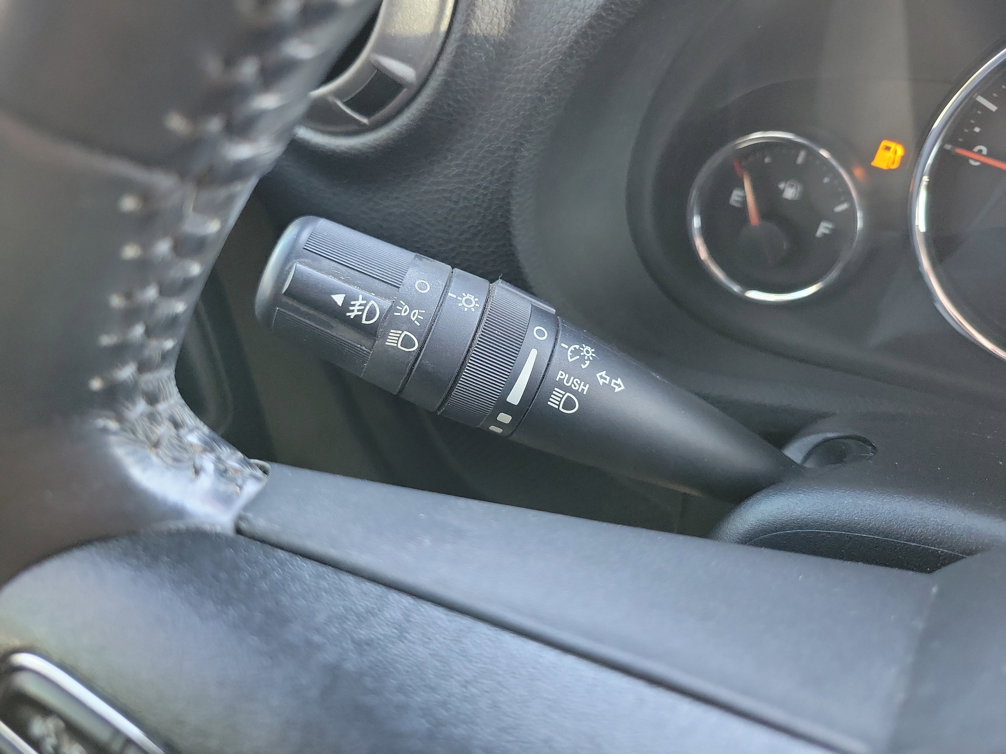 Used 2018 Jeep Wrangler Unlimited Sport w/ Connectivity Group AWD/4WD image 25