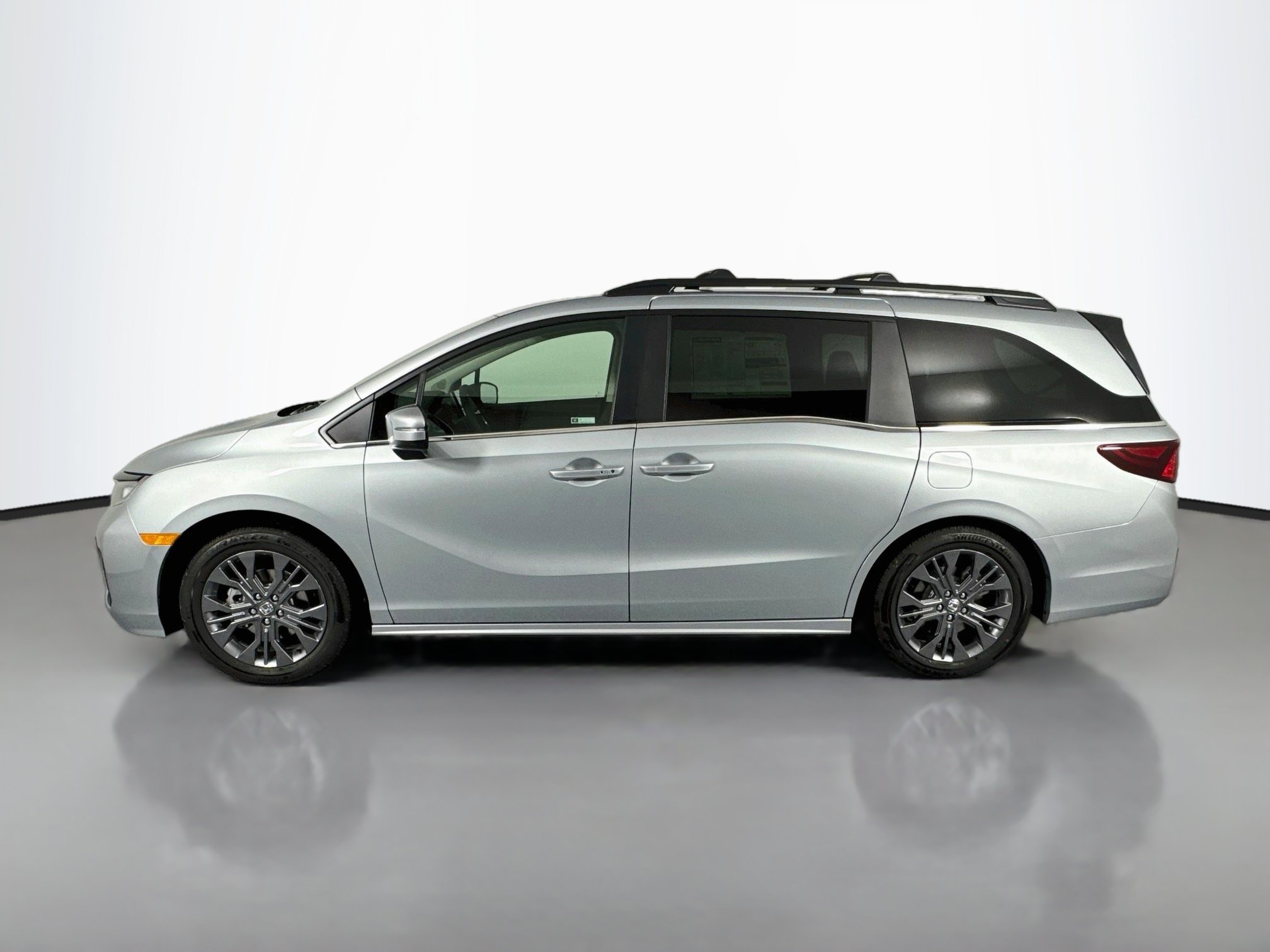 New 2027 Honda Odyssey Touring image 8