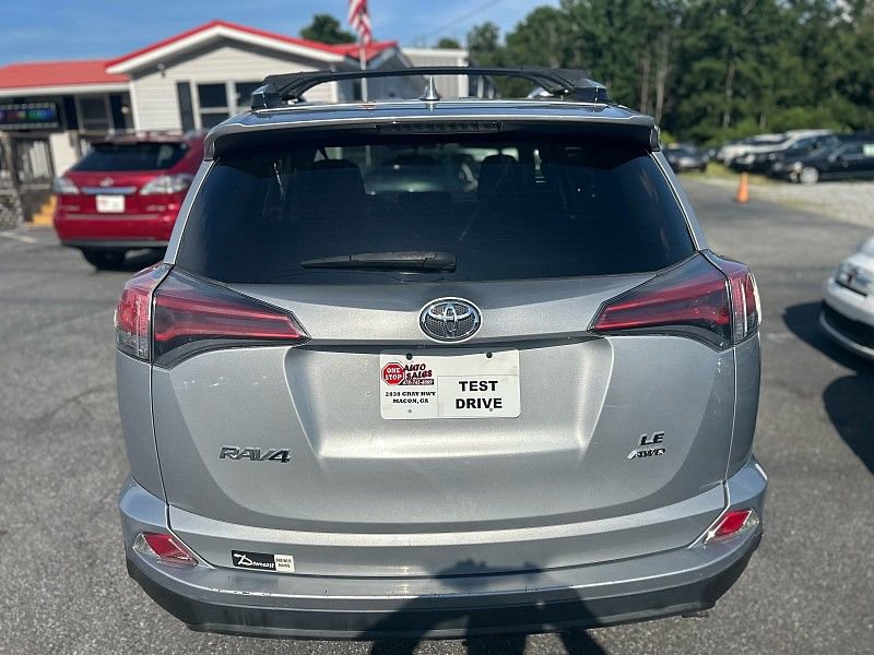 Used 2016 Toyota RAV4 LE image 9
