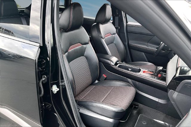 Certified 2025 Nissan Kicks SR AWD/4WD image 27