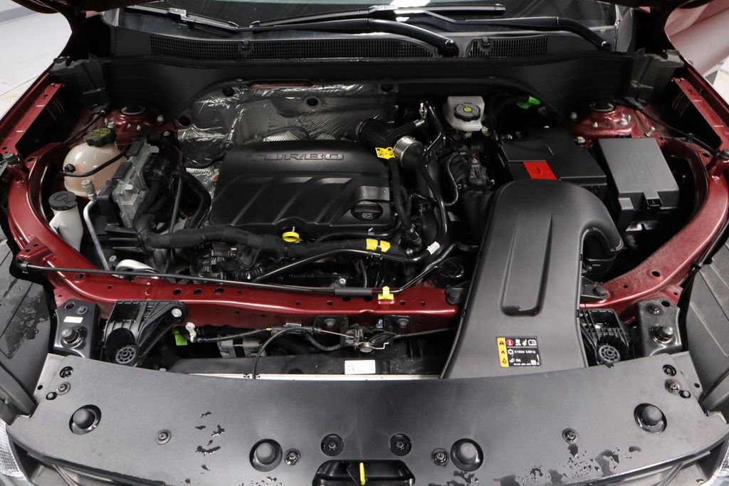 Used 2025 Chevrolet Trax LT w/ LT Convenience Package image 16