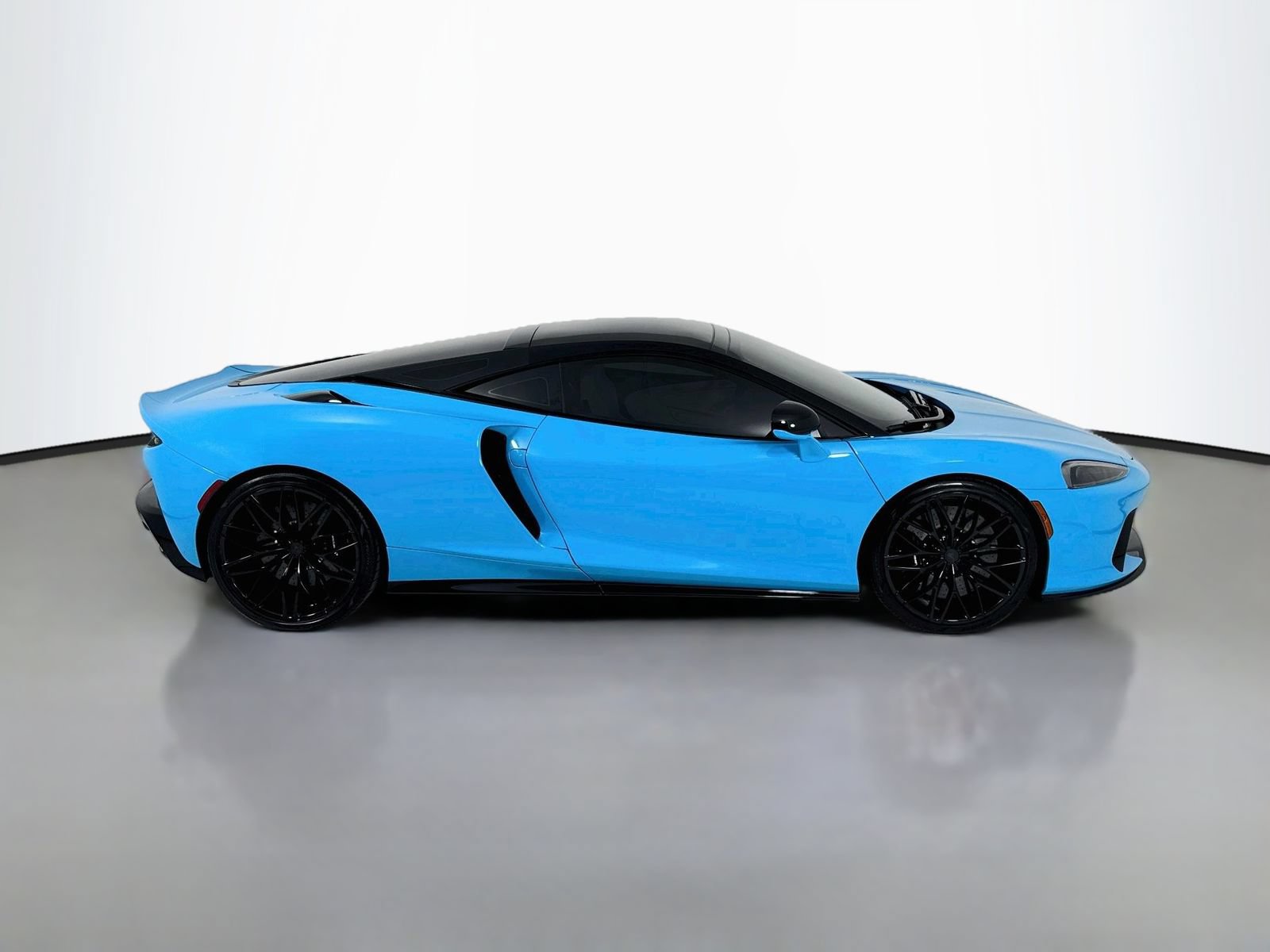 Used 2025 McLaren GTS RWD image 8