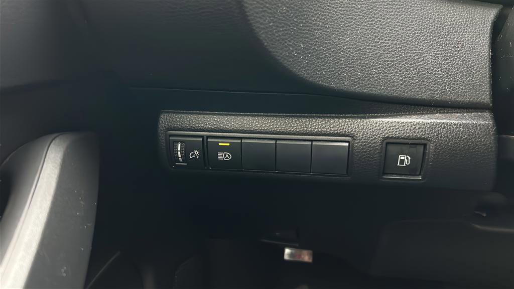 Used 2020 Toyota Corolla LE image 26