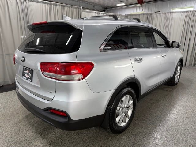 Used 2016 Kia Sorento LX w/ LX Convenience Package AWD/4WD image 4