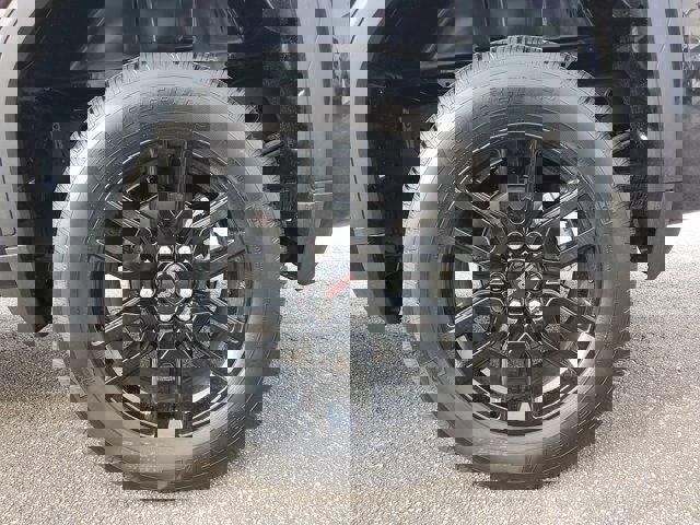 New 2025 GMC Sierra 1500 Elevation image 10