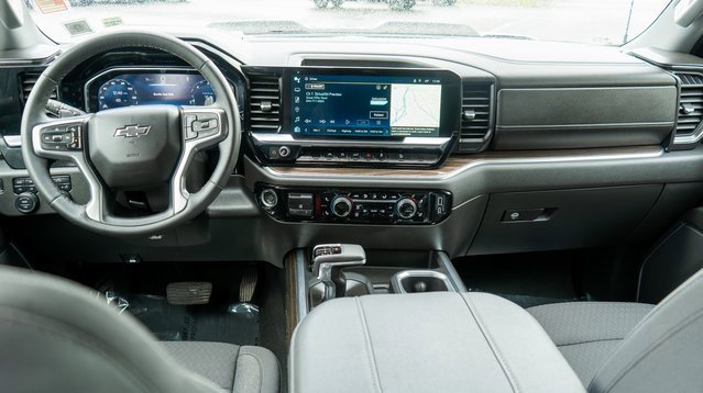 Used 2024 Chevrolet Silverado 1500 LT Trail Boss image 15